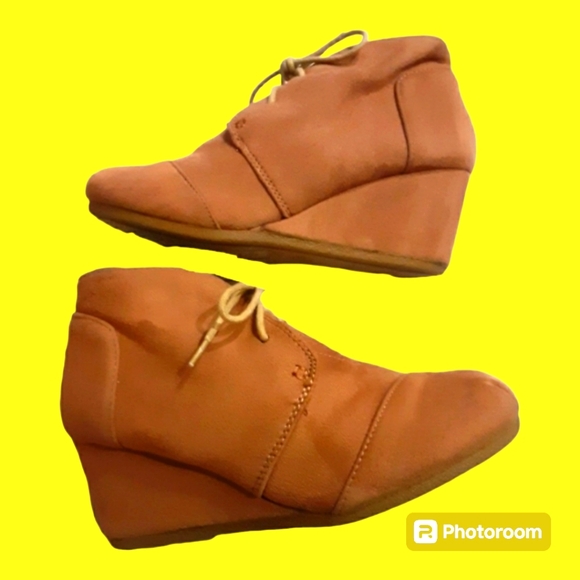Women's suede tan boots size 6.5 - Picture 1 of 3